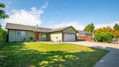 1623 Oneel Dr in Petaluma, CA - Building Photo - Building Photo