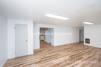 1221 S Baker St in Moses Lake, WA - Building Photo - Building Photo