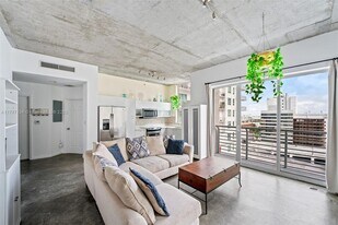 133 NE 2nd Ave, Unit 1112 in Miami, FL - Building Photo