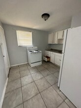 1305 W 6th St in Jacksonville, FL - Foto de edificio - Building Photo