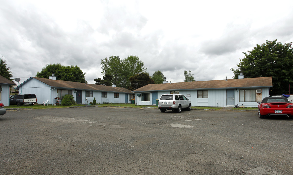 1691-1717 NE 230th Ct in Troutdale, OR - Building Photo