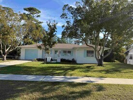 446 Casuarina Cir in St. Augustine, FL - Building Photo