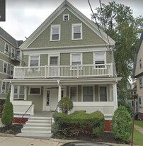 81 College Ave, Unit 1R in Somerville, MA - Building Photo