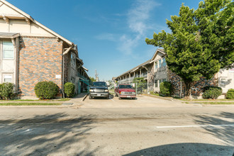 Regency Square in Houston, TX - Building Photo - Building Photo