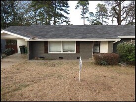 52 Rosemont Dr in Little Rock, AR - Building Photo