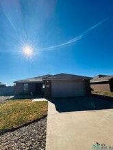 517 Almond Tree Ln in Clovis, NM - Building Photo - Building Photo