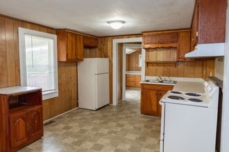 1028 Fairview Dr SW in Lenoir, NC - Building Photo - Building Photo