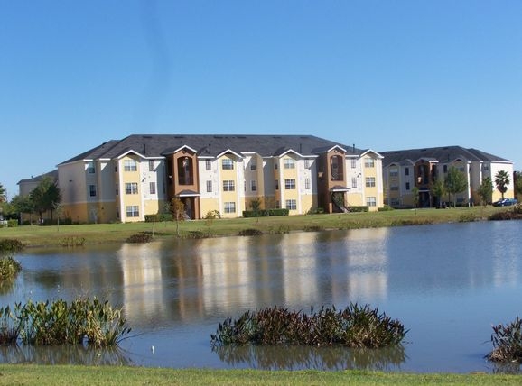 Sand Lake Pointe Apartments in Orlando, FL - Building Photo