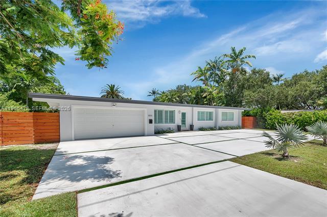 8015 SW 136th St in Miami, FL - Building Photo - Building Photo