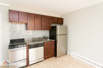 422 W Wellington Ave, Unit M05B in Chicago, IL - Building Photo - Building Photo