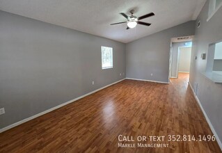2703 Lorraine Dr in Leesburg, FL - Building Photo - Building Photo