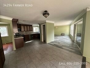 34294 Farmer Rd in Abbotsford, BC - Building Photo - Building Photo