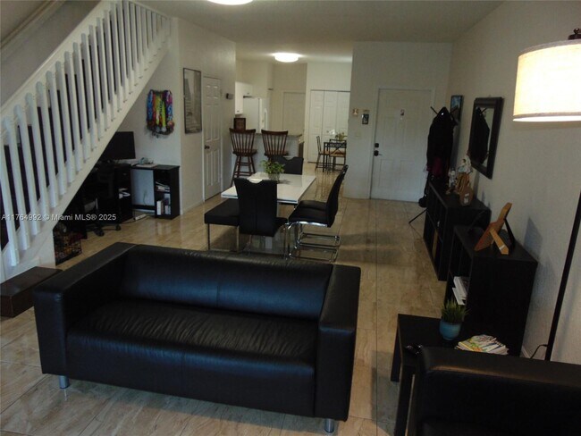 3915 Tree Top Dr in Weston, FL - Building Photo - Building Photo