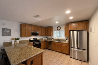 5223 E Falls View Dr in San Diego, CA - Building Photo - Building Photo