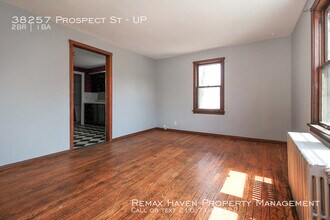 38257 Prospect St-Unit -UP in Willoughby, OH - Building Photo - Building Photo