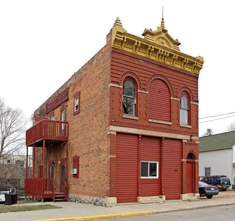 204 Railroad Ave in Delano, MN - Building Photo