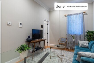 Private bedroom in 2 bed/1 bath Home in Boston, MA - Building Photo - Building Photo