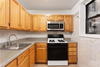 488 Ocean Pkwy in Brooklyn, NY - Building Photo - Building Photo