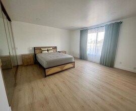 400 S Flower St in Orange, CA - Building Photo - Building Photo