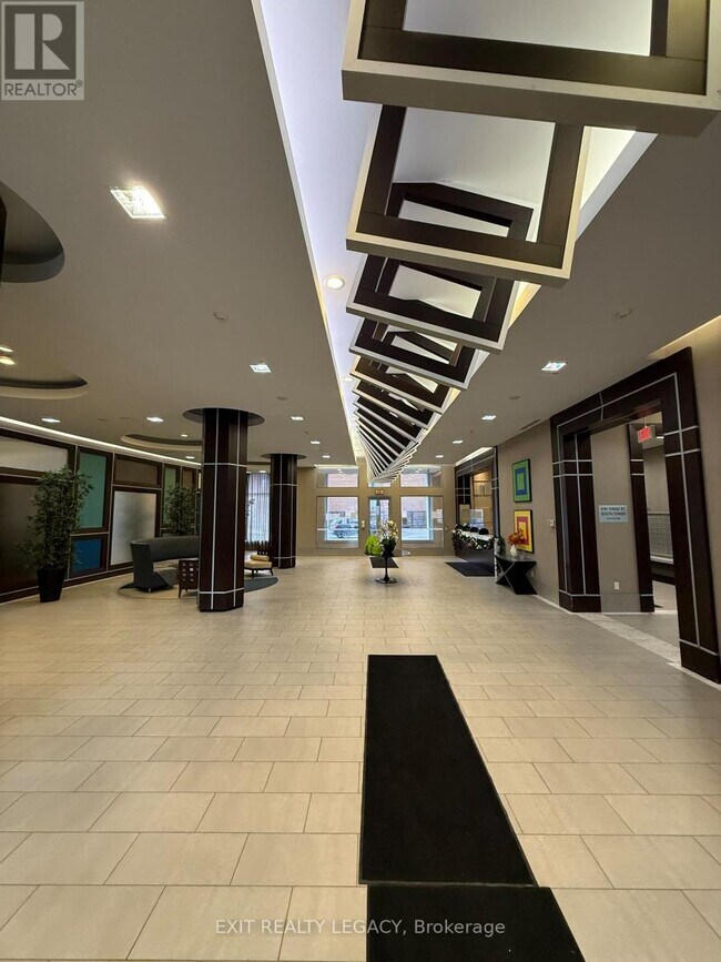 5791 Yonge St in Toronto, ON - Building Photo - Building Photo