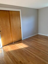 73 Shawn Dr, Unit 2 in Bristol, CT - Building Photo - Building Photo