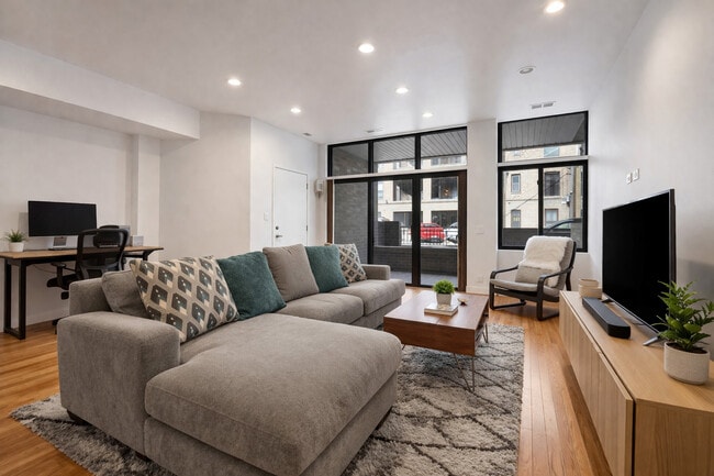 2524 N Willetts Ct in Chicago, IL - Building Photo - Building Photo