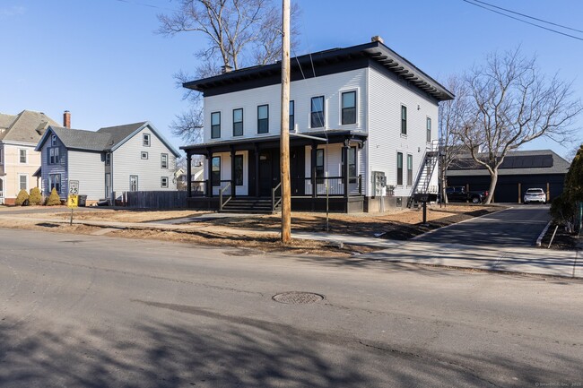 437 Washington Ave-Unit -Apt. 1 in West Haven, CT - Building Photo - Building Photo