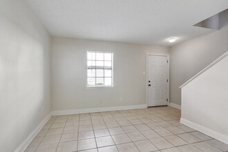 8895 Richmond Dr in La Place, LA - Building Photo - Building Photo