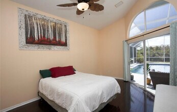 18118 Sweet Jasmine Dr in Tampa, FL - Foto de edificio - Building Photo