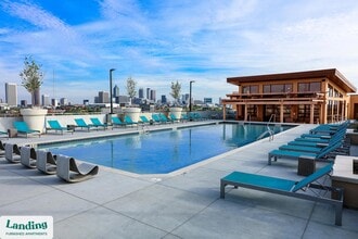 930 Howell Mill Rd NW, Unit 1128 in Atlanta, GA - Foto de edificio - Building Photo