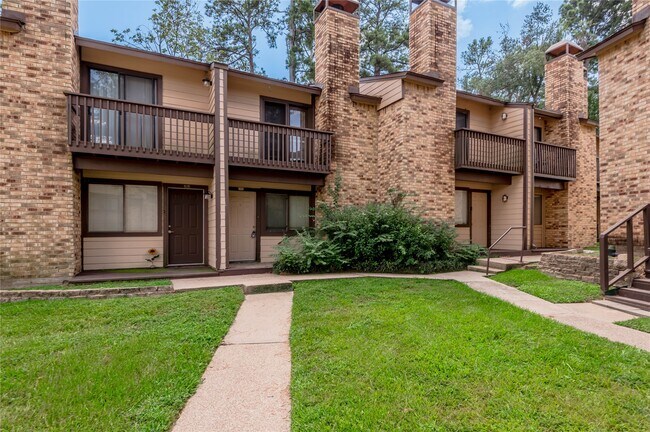 2521 Crosstimbers Dr in Huntsville, TX - Building Photo - Building Photo