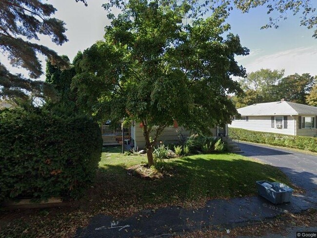 property at 1B Minthorne St