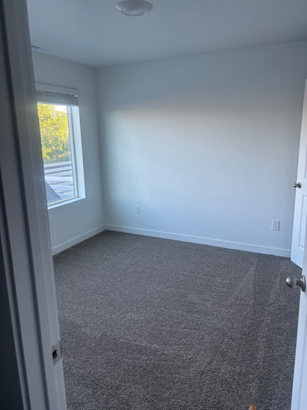 property at 909 E Skiff Wy