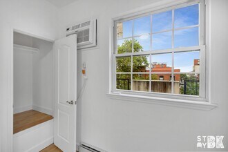 330 Clifton Pl in Brooklyn, NY - Foto de edificio - Building Photo