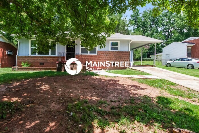 815 Wilbrown Cir in Charlotte, NC - Building Photo