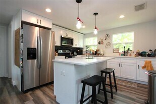 14 W King St in Orlando, FL - Building Photo