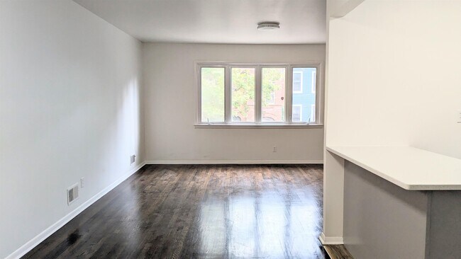 20 Bentley Ave in Jersey City, NJ - Building Photo - Building Photo
