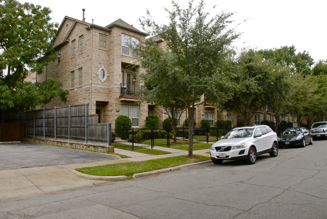 The Little Turtle in Dallas, TX - Building Photo