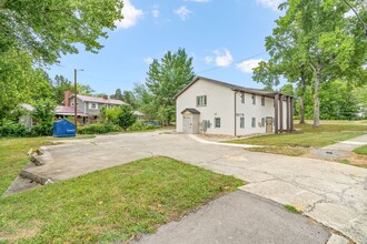 100 E Tennessee Ave in Oak Ridge, TN - Building Photo - Building Photo