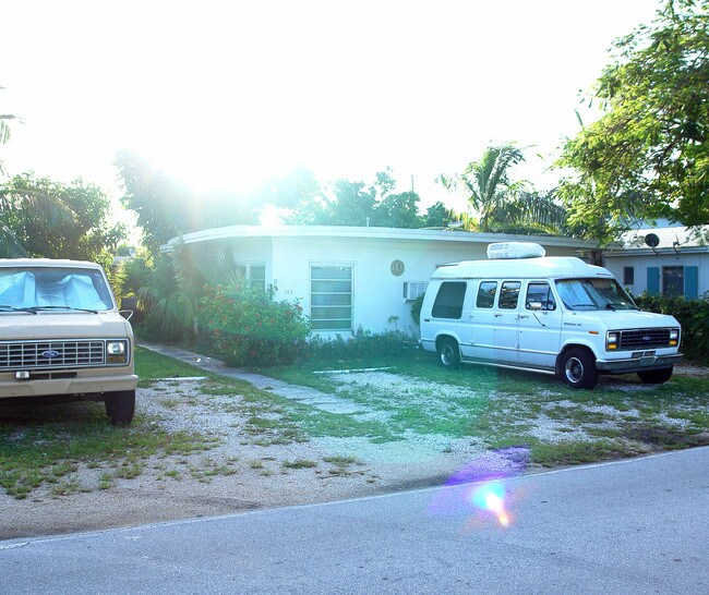 722 NE 15th Ave in Fort Lauderdale, FL - Building Photo - Building Photo