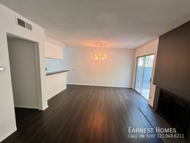 5236 Kester Ave in Los Angeles, CA - Building Photo - Building Photo