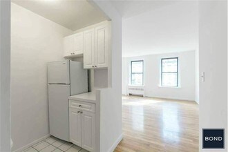 947 1st Avenue-Unit -#61 in New York, NY - Building Photo - Building Photo