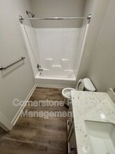 8679 Golden Ln in De Soto, KS - Building Photo - Building Photo