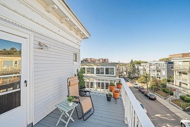 89 Train St in Boston, MA - Building Photo - Building Photo