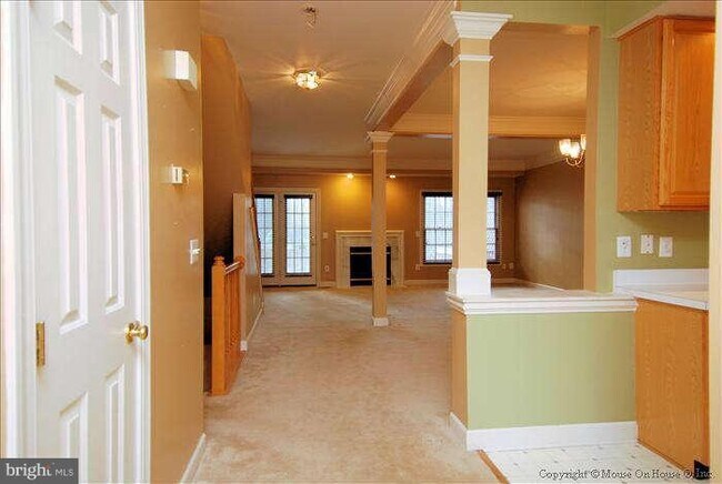 6707 Royal Thomas Way in Alexandria, VA - Building Photo - Building Photo