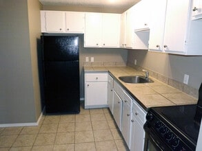 Capricorn Apartments in Saskatoon, SK - Building Photo - Building Photo