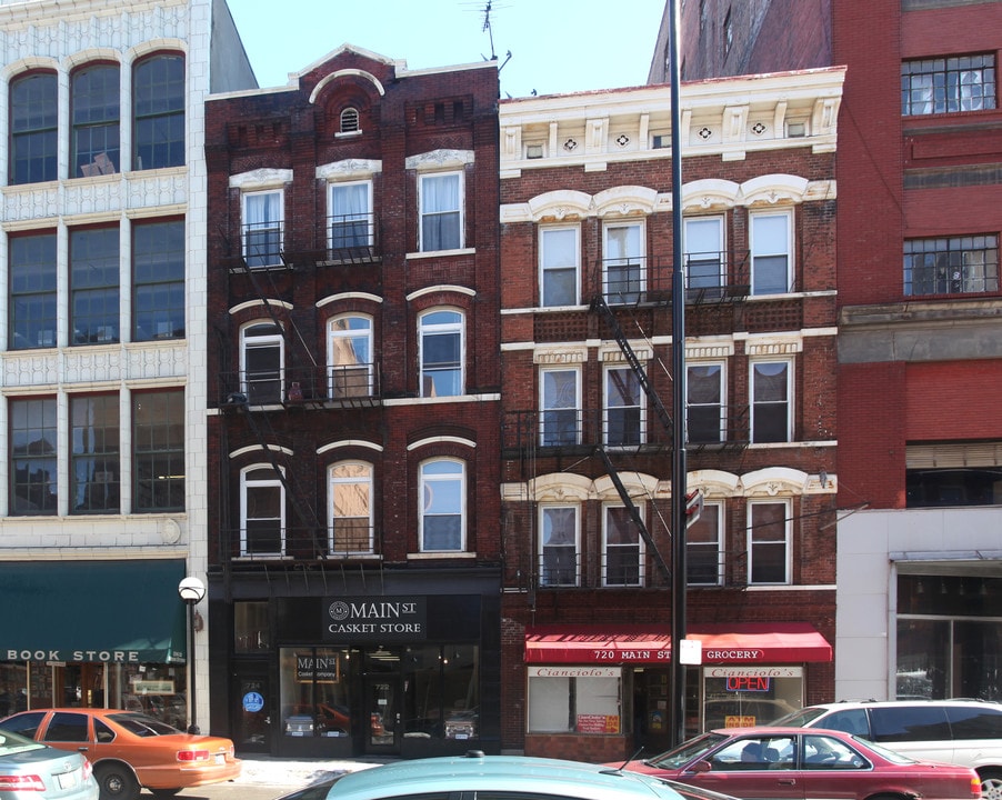 720-724 Main St in Cincinnati, OH - Building Photo