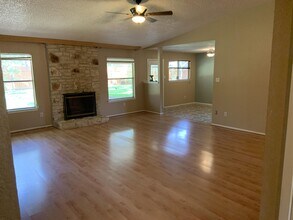 4610 White Elm Dr in Austin, TX - Building Photo - Building Photo