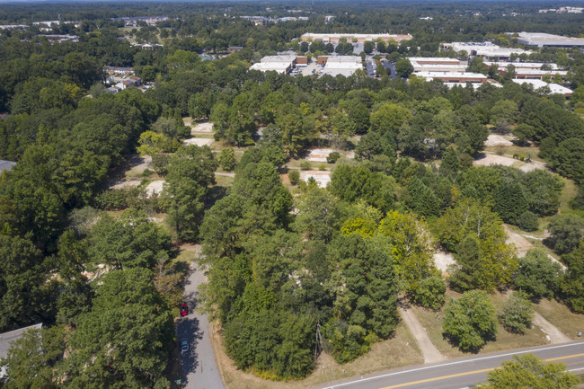 1168 Old Roswell Rd in Roswell, GA - Foto de edificio - Building Photo