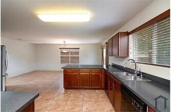 4900 Meadow Trails Dr in Fort Worth, TX - Building Photo - Building Photo